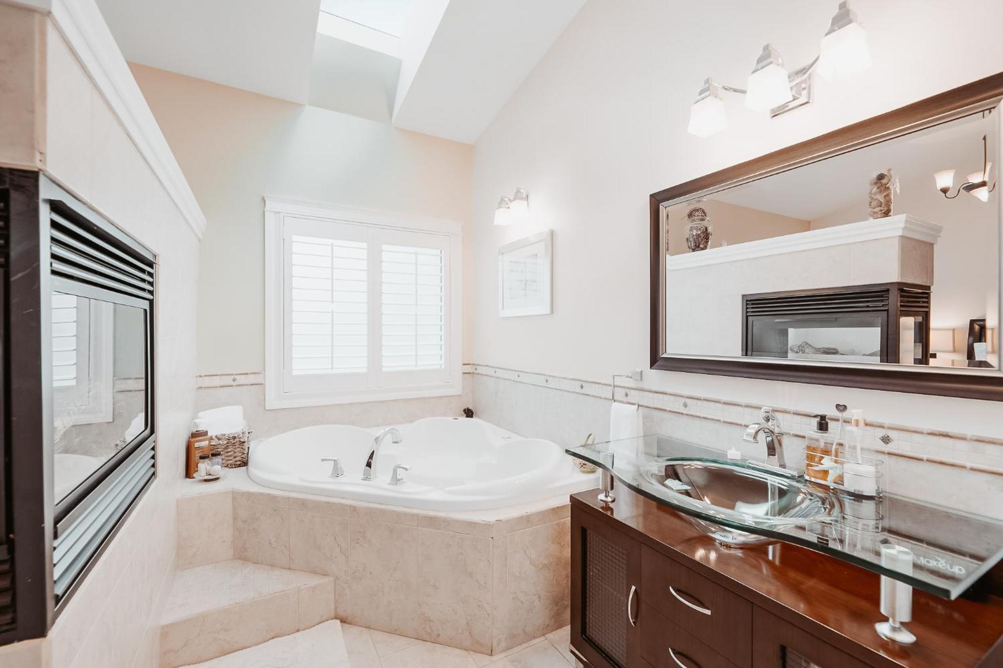 Along River Ridge Inn 4*